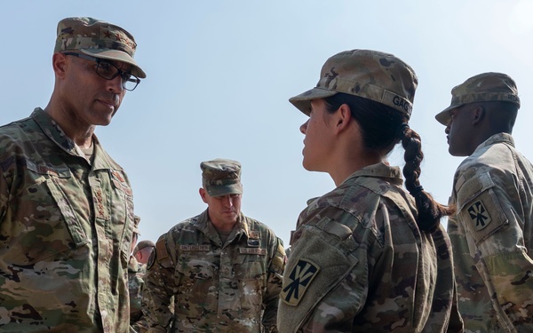 General Spain visits the 380th Air Expeditionary Wing