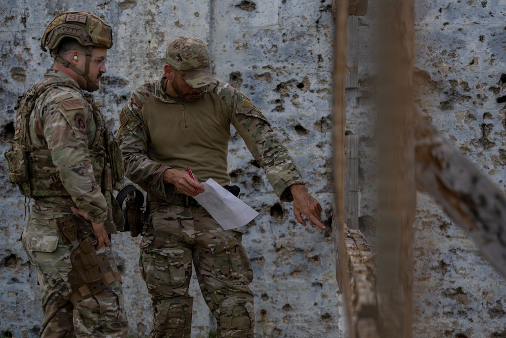 156th SFS Defenders Qualifications Course at Isla de Cabra
