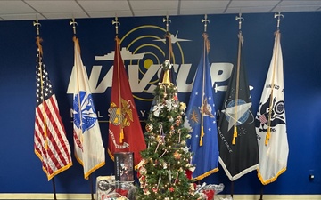 NAVSUP WSS Norfolk Donates Holiday Gifts