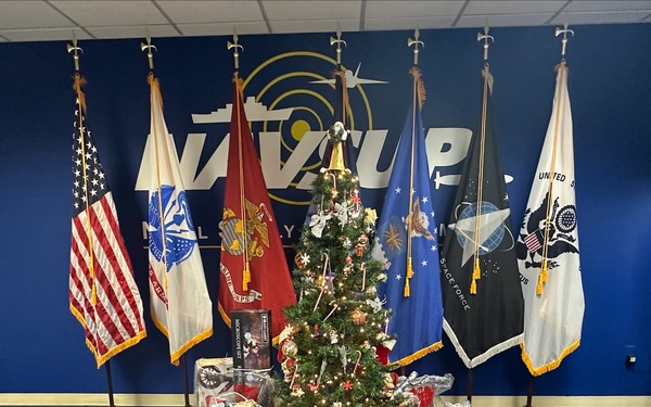 NAVSUP WSS Norfolk Donates Holiday Gifts