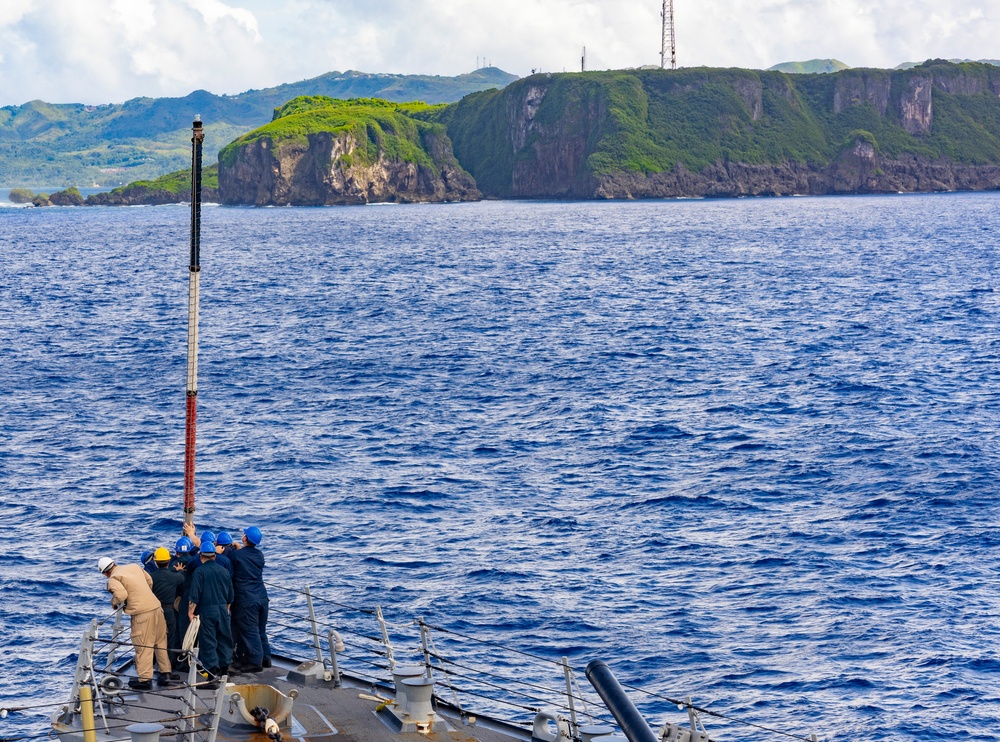 DDG 105 Visits Guam
