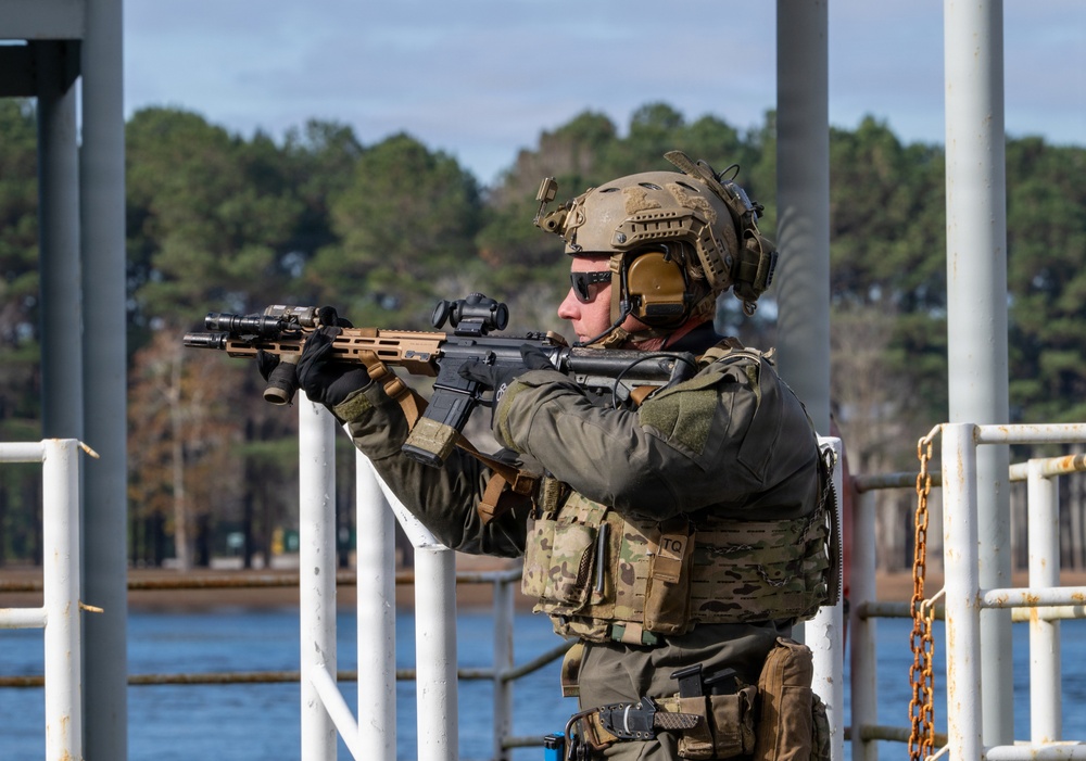 Coast Guard Maritime Security Response Team-East conducts training