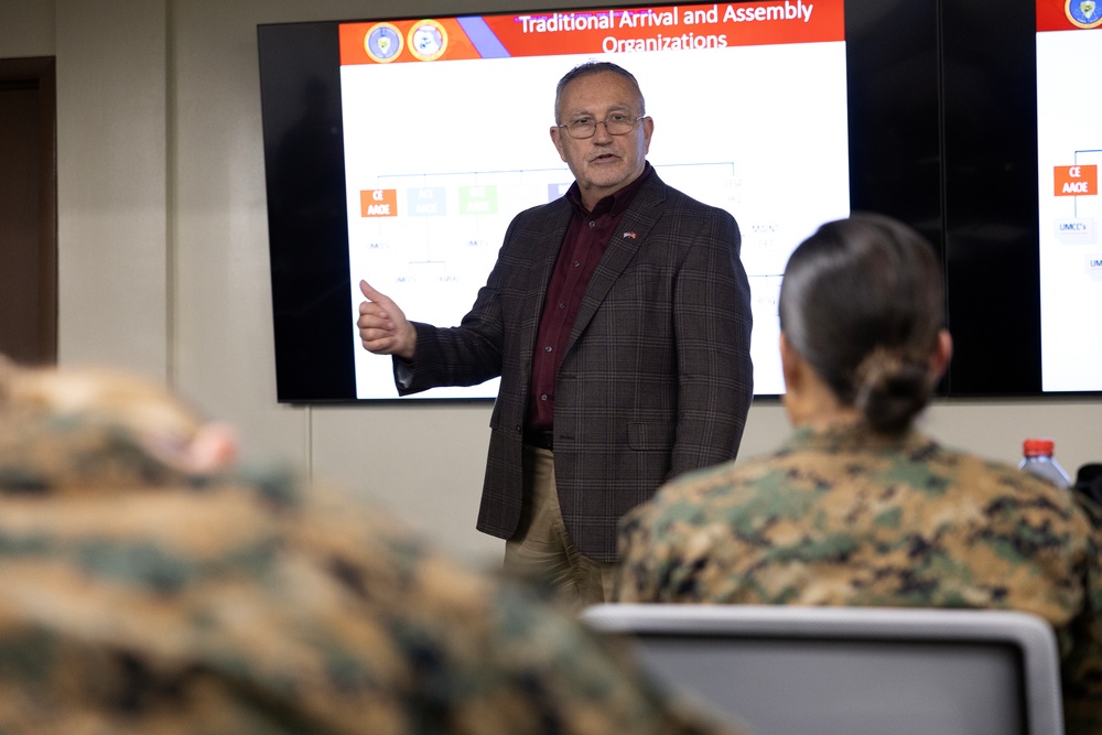 I MEF Visit Leverages Blount Island Expertise to Reinforce Readiness, Interoperability