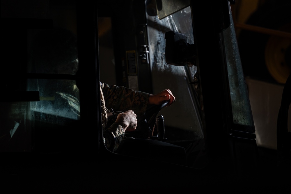 11th MEU Marines, Sailors Conduct Ship to Shore Movement