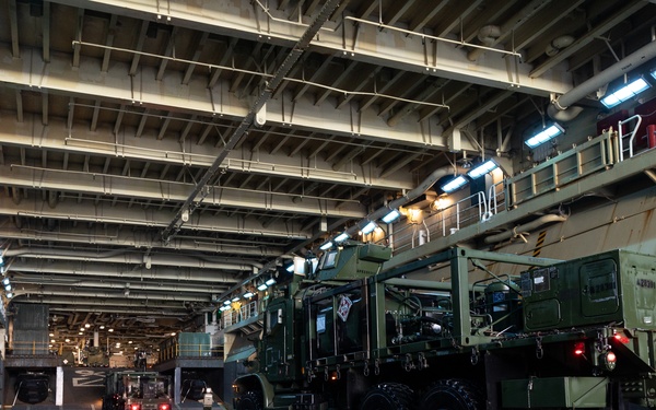 11th MEU Marines, Sailors Conduct Ship to Shore Movement