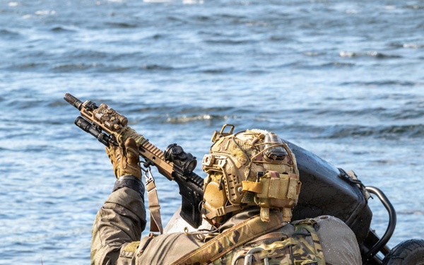 Coast Guard Maritime Security Response Team-East conducts training