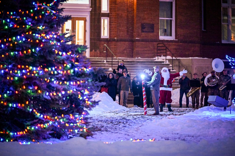 NSGL Tree Lighting Ceremony