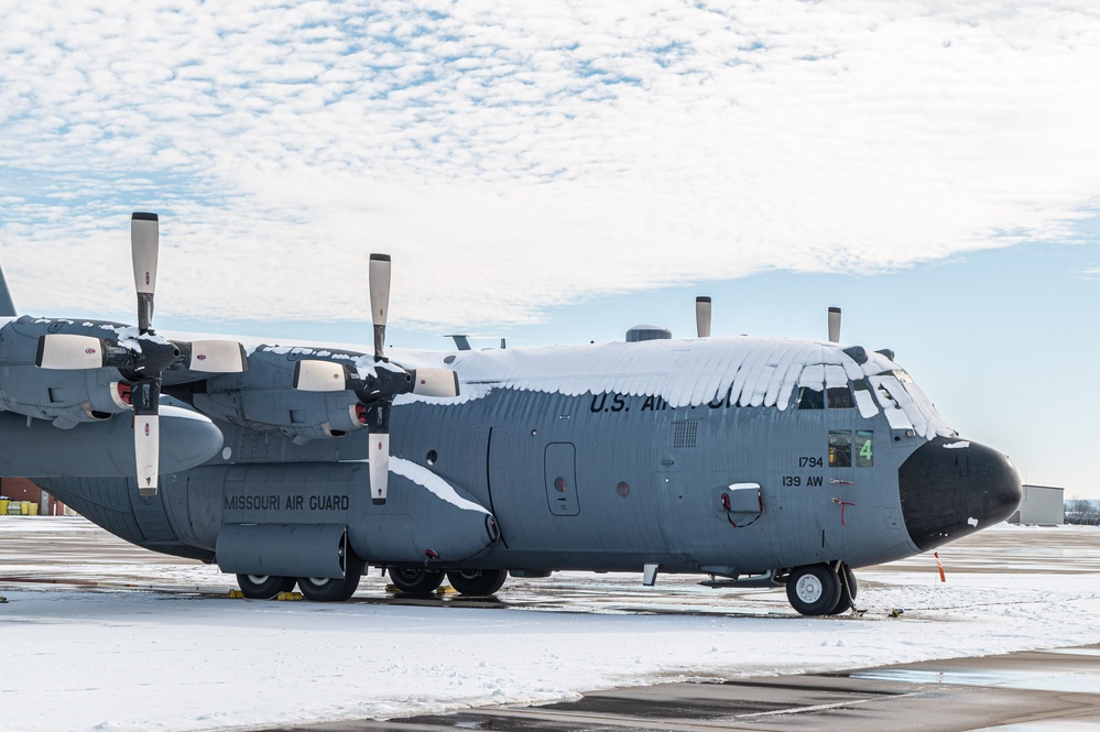 De-icing keeps aircraft flying