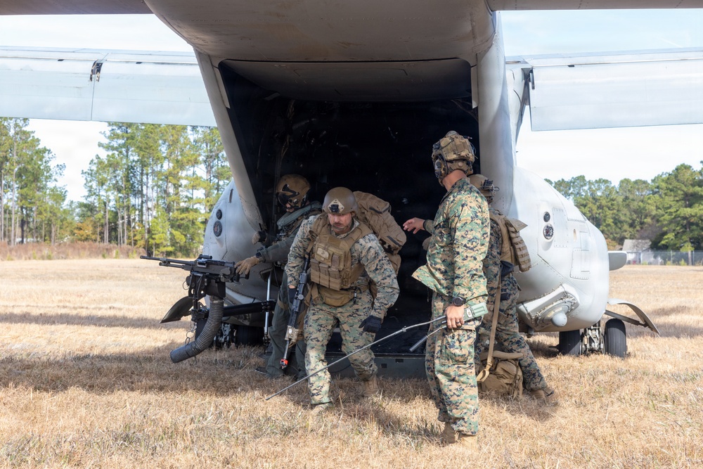 Marines with Advanced Infantry Training Battalion participate in an aerial insertion training exercise