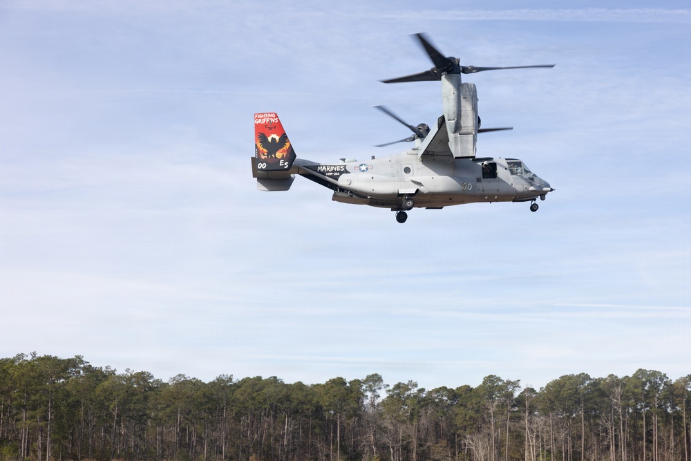 Marines with Advanced Infantry Training Battalion participate in an aerial insertion training exercise