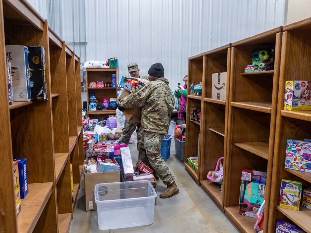 Fort Knox Garrison headquarters assists with toy delivery to Santa's Workshop
