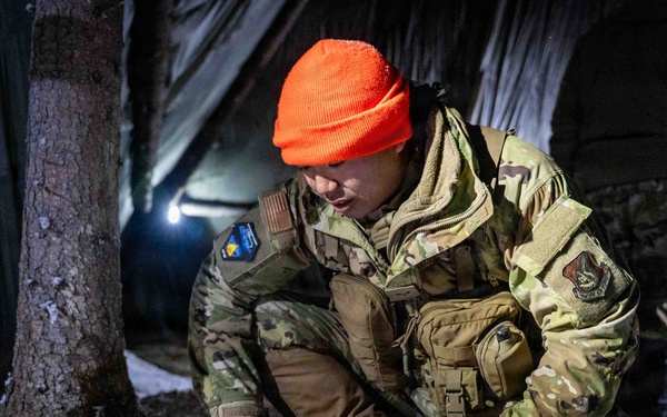 Airmen participate in Arctic Resiliency Training