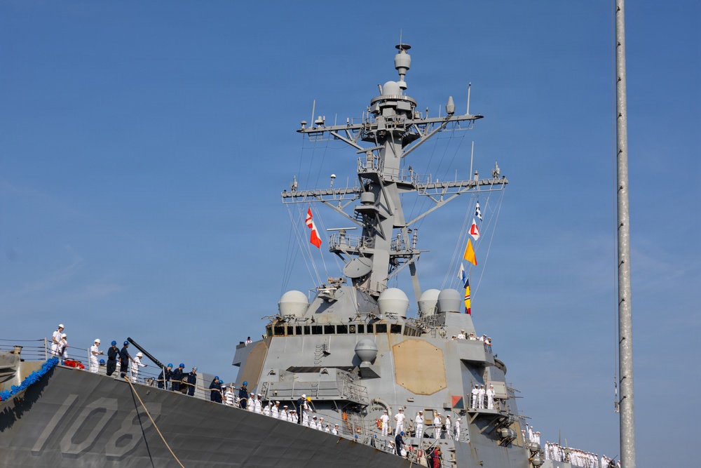 USS Wayne E. Meyer (DDG 108) Returns From Deployment