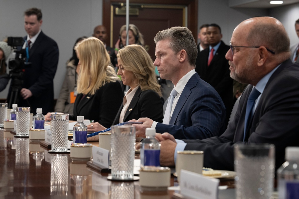 SW Hosts Swedish Minister of Defense Pål Jonson