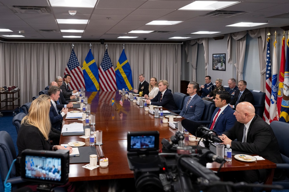 SW Hosts Swedish Minister of Defense Pål Jonson