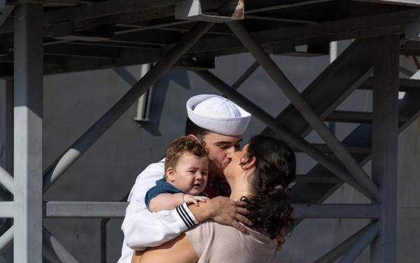 USS Wayne E. Meyer (DDG 108) Returns From Deployment
