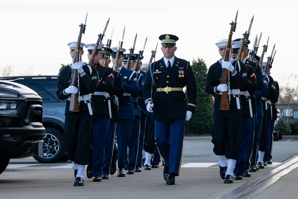 SW Hosts Swedish Minister of Defense Pål Jonson