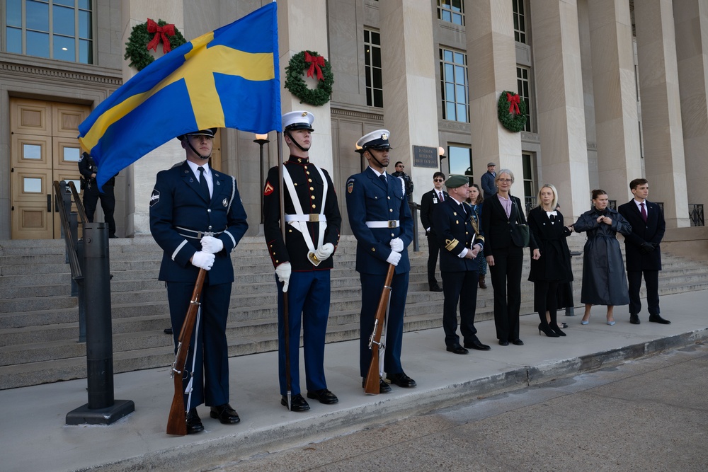 SW Hosts Swedish Minister of Defense Pål Jonson