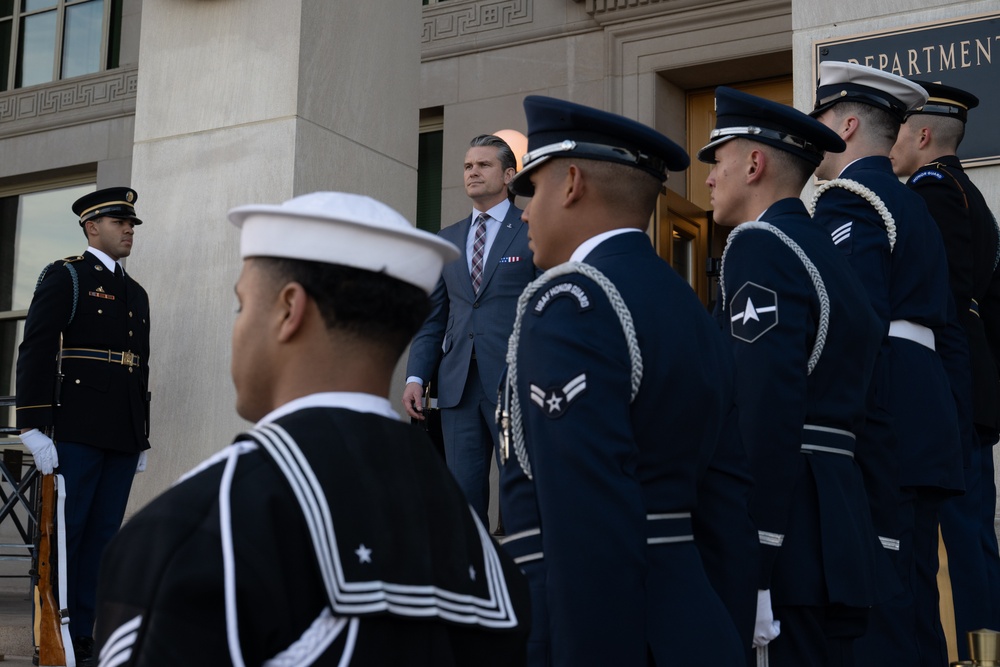 SW Hosts Swedish Minister of Defense Pål Jonson