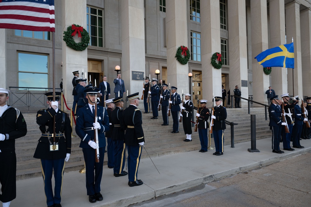 SW Hosts Swedish Minister of Defense Pål Jonson