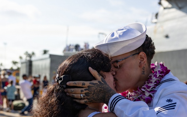 USS Wayne E. Meyer (DDG 108) Returns From Deployment