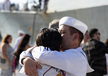USS Wayne E. Meyer (DDG 108) Returns From Deployment