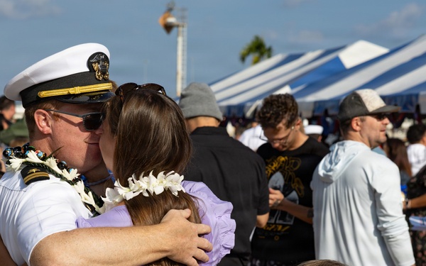 USS Wayne E. Meyer (DDG 108) Returns From Deployment