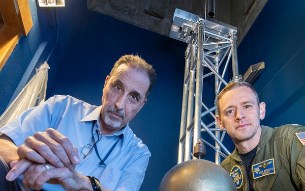 Naval Aviator Turned NPS Doctoral Student Earns National Recognition for Applied Quantum Research