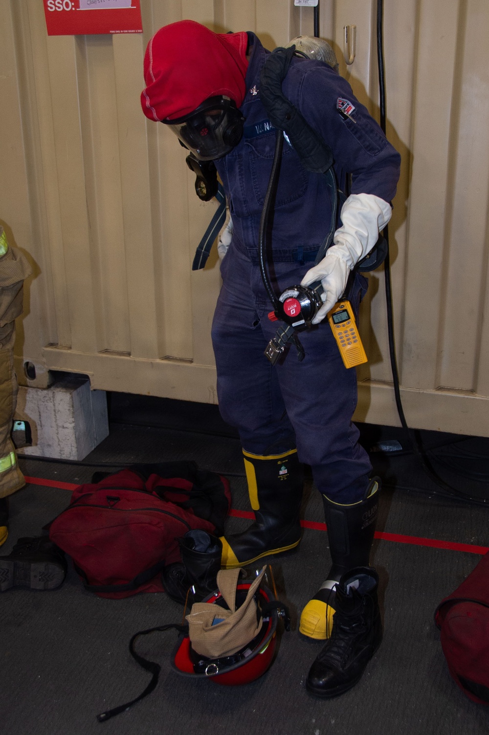 Ronald Reagan Sailors Perform 8010 Firefighting Drill