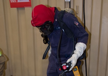 Ronald Reagan Sailors Perform 8010 Firefighting Drill