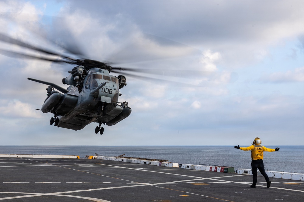 11th MEU Marines and Sailors conduct deck landing qualifications aboard USS Portland