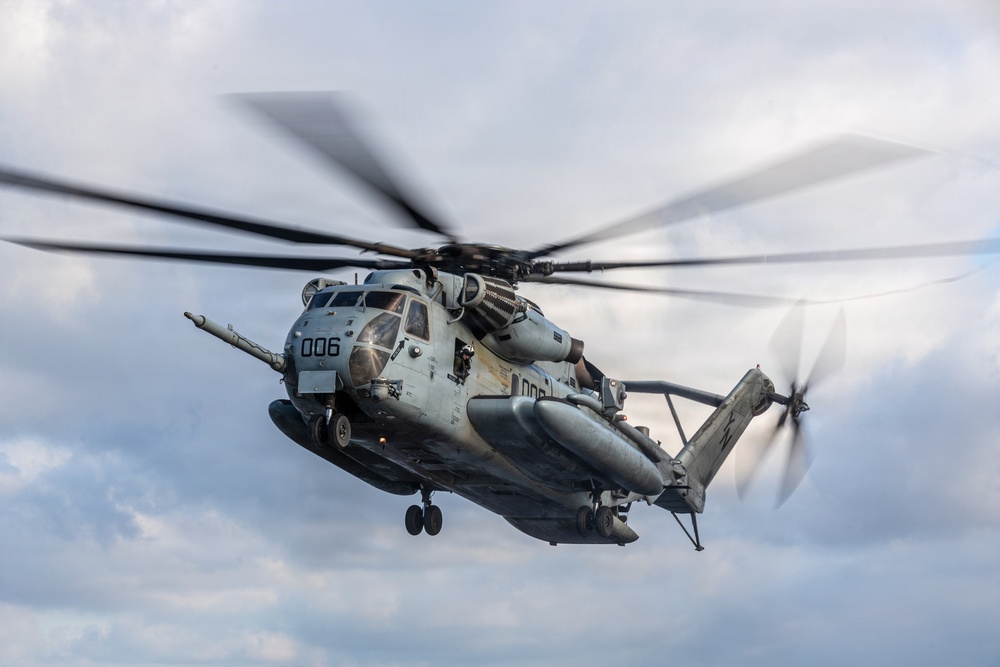11th MEU Marines and Sailors conduct deck landing qualifications aboard USS Portland