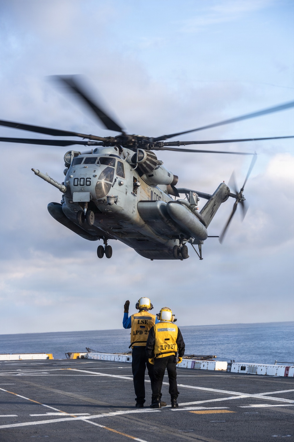 11th MEU Marines and Sailors conduct deck landing qualifications aboard USS Portland