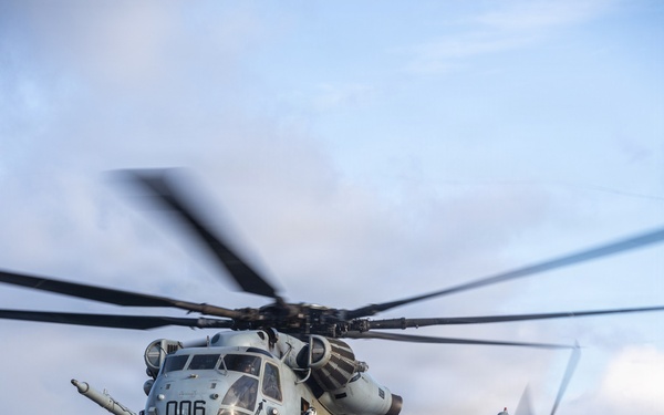 11th MEU Marines and Sailors conduct deck landing qualifications aboard USS Portland