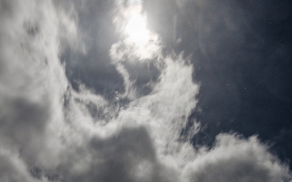 11th MEU Marines and Sailors conduct deck landing qualifications aboard USS Portland