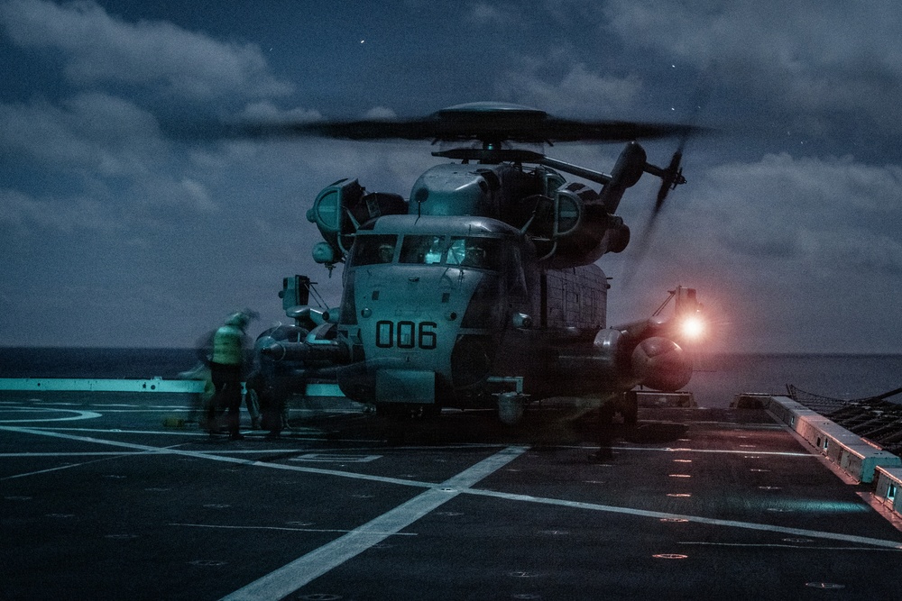 11th MEU Marines and Sailors conduct deck landing qualifications aboard USS Portland