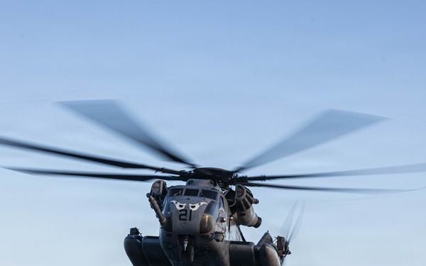 11th MEU Marines and Sailors conduct deck landing qualifications aboard USS Portland