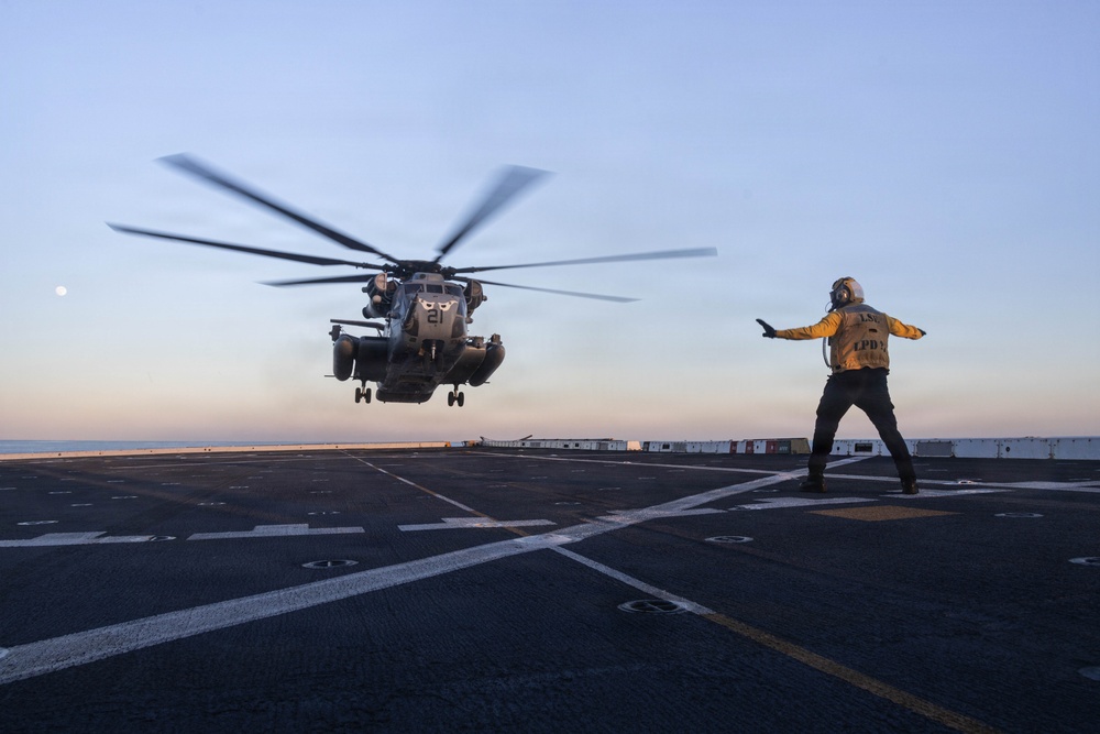 11th MEU Marines and Sailors conduct deck landing qualifications aboard USS Portland