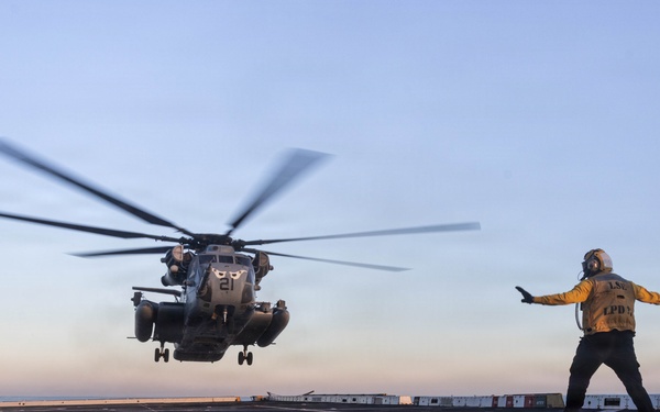 11th MEU Marines and Sailors conduct deck landing qualifications aboard USS Portland