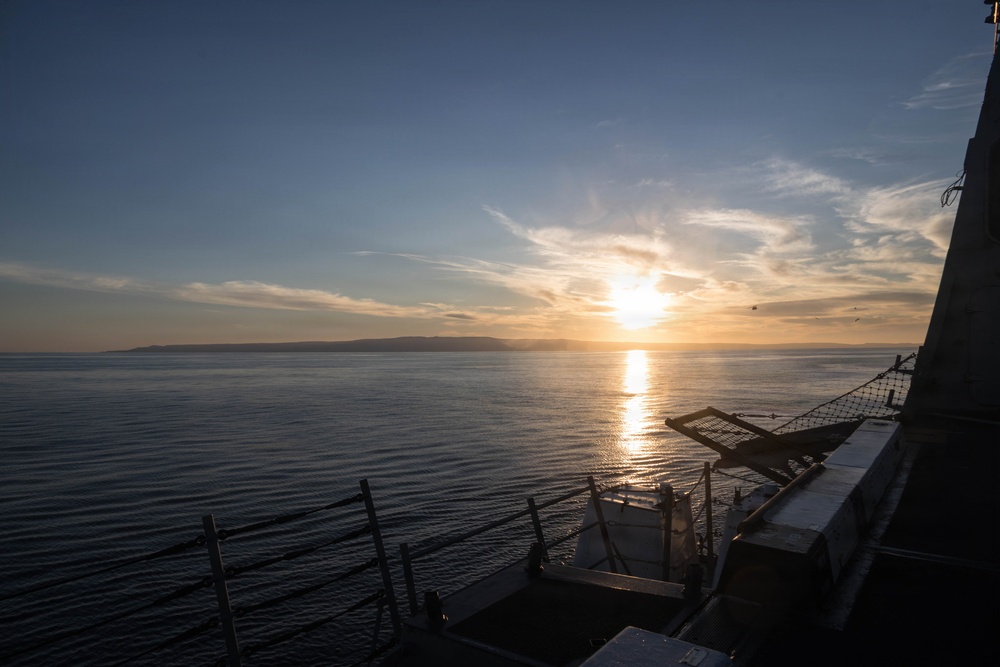 11th MEU Marines and Sailors conduct deck landing qualifications aboard USS Portland