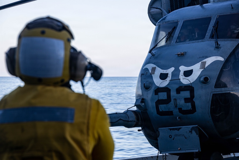 11th MEU Marines and Sailors conduct deck landing qualifications aboard USS Portland