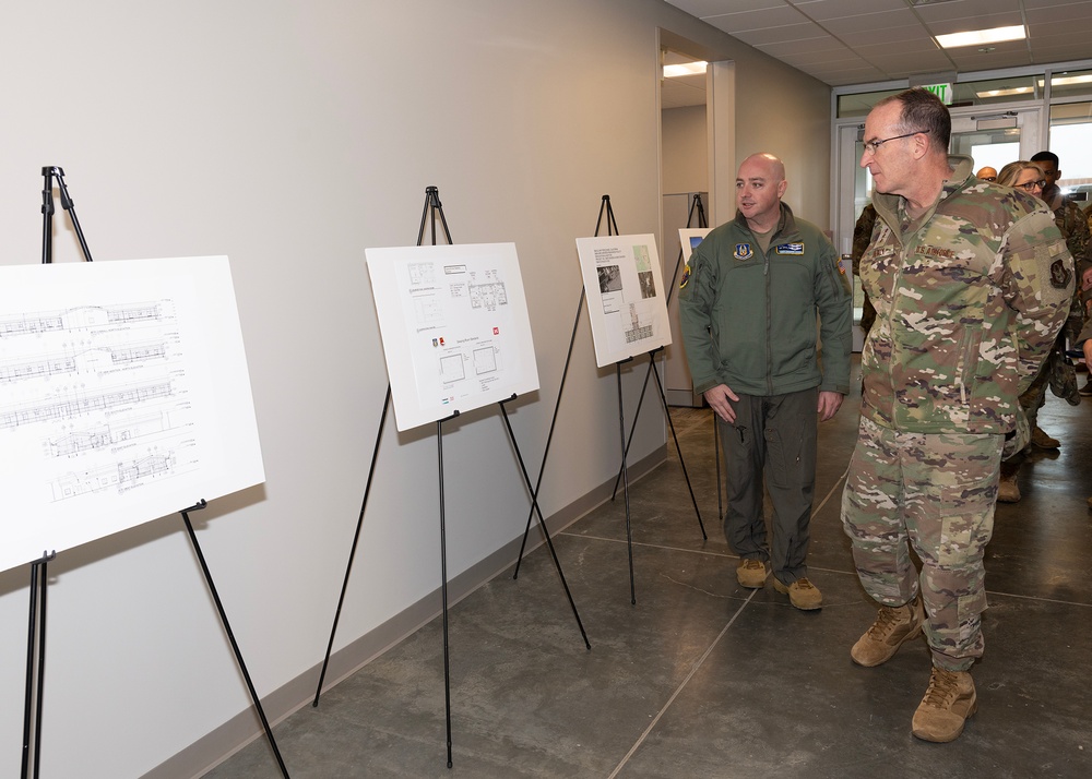 General Healy Visits 940th Air Refueling Wing