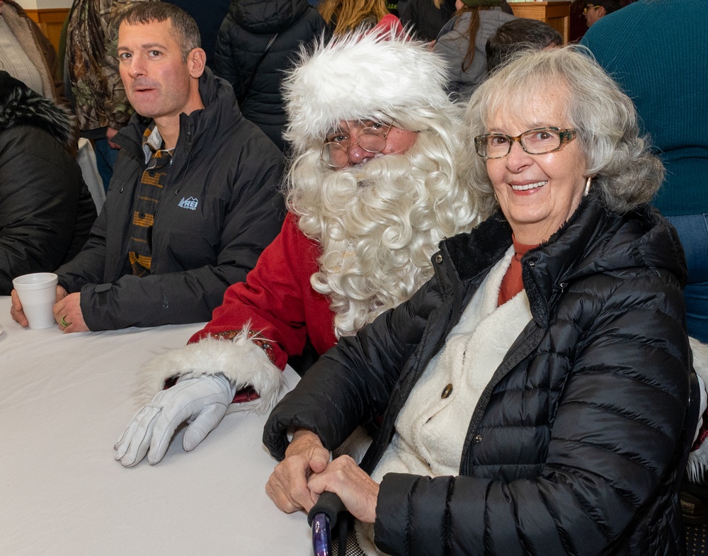 Fort Indiantown Gap hosts annual tree lighting ceremony