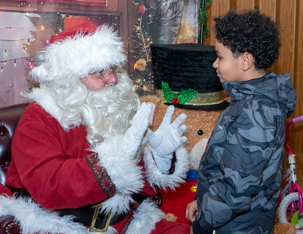 Fort Indiantown Gap hosts annual tree lighting ceremony