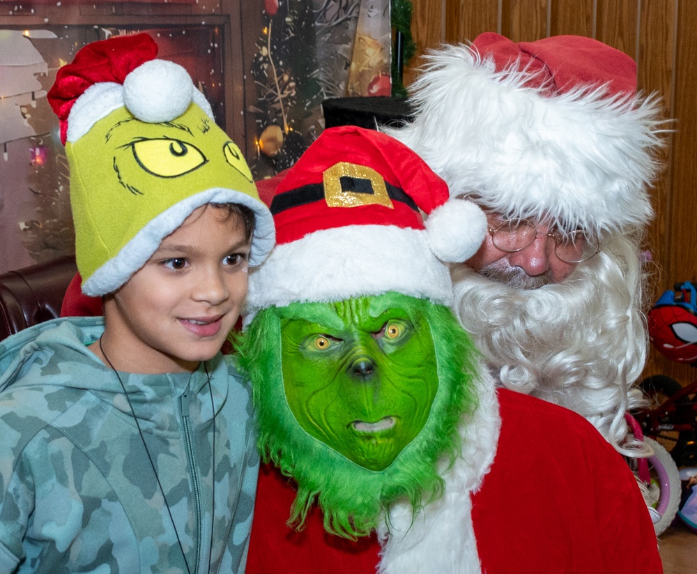 Fort Indiantown Gap hosts annual tree lighting ceremony