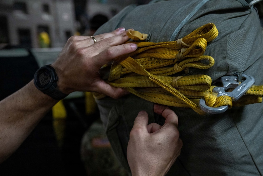 Air Force, Army perform joint forcible entry operation over Alaska