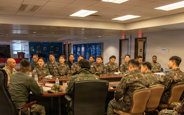The 25th Transportation Battalion welcomes students from the ROK ACLS Transportation School to Camp Carroll.