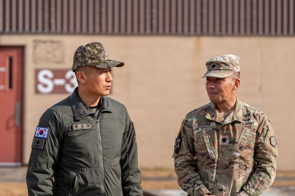The 25th Transportation Battalion welcomes students from the ROK ACLS Transportation School to Camp Carroll.