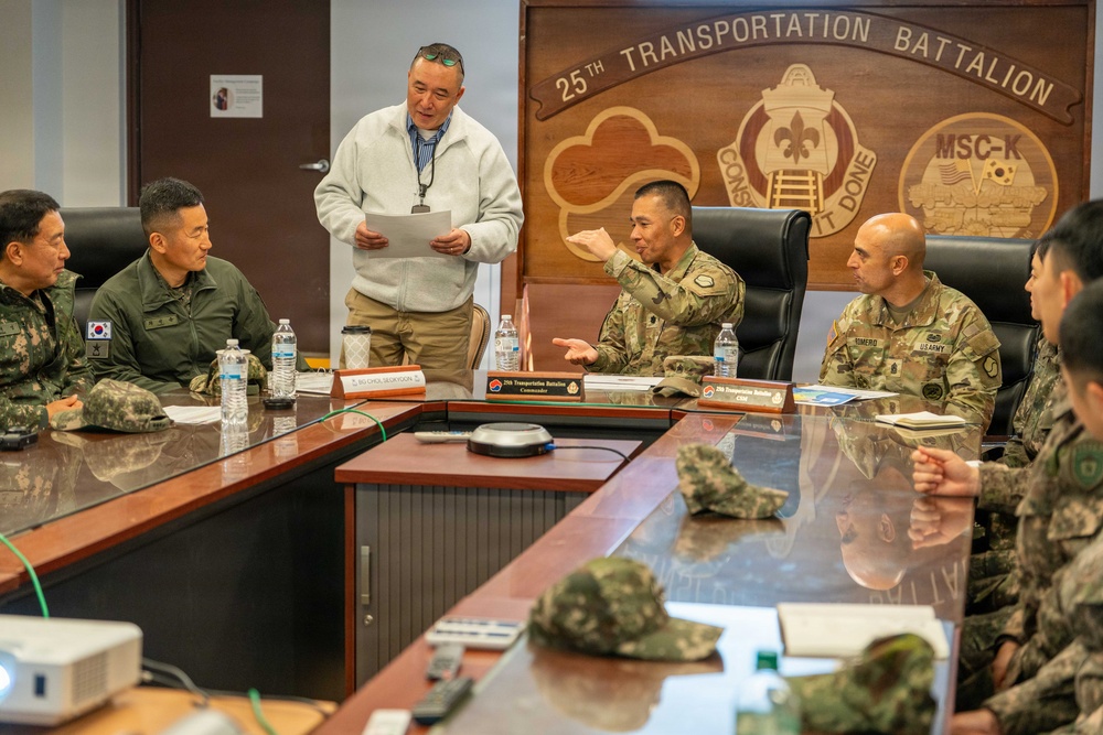 The 25th Transportation Battalion welcomes students from the ROK ACLS Transportation School to Camp Carroll.