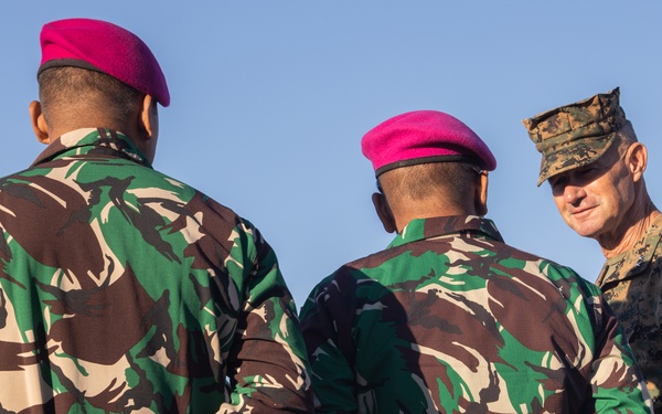 1st MARDIV Commanding General observes TCS capabilities during Steel Knight 25